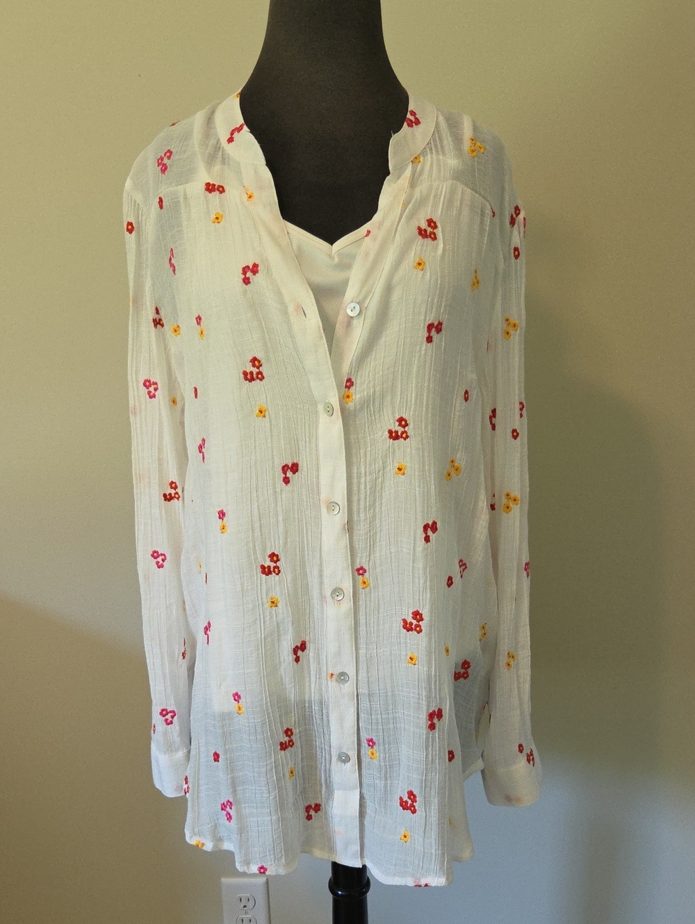 White Embroidered Floral Button-Front Blouse